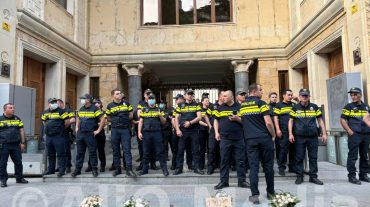 Վրաստանի խորհրդարանի և կառավարության մոտ ուժայիններ են մոբիլիզացվել