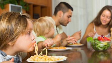 Էնդոկրինոլոգը ցրել է երեխաների սննդի մասին հիմնական առասպելները