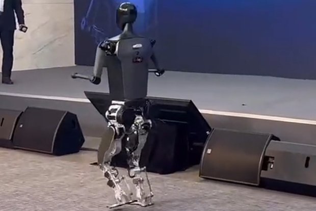 Չինաստանում ներկայացվել է առաջին մարդանման էլեկտրական ռոբոտը