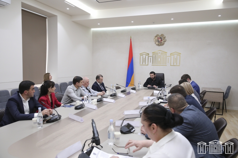 «Հանքարդյունաբերական ոլորտը և նորակառույց ճանապարհները» թեմայով աշխատանքային քննարկում խորհրդարանում