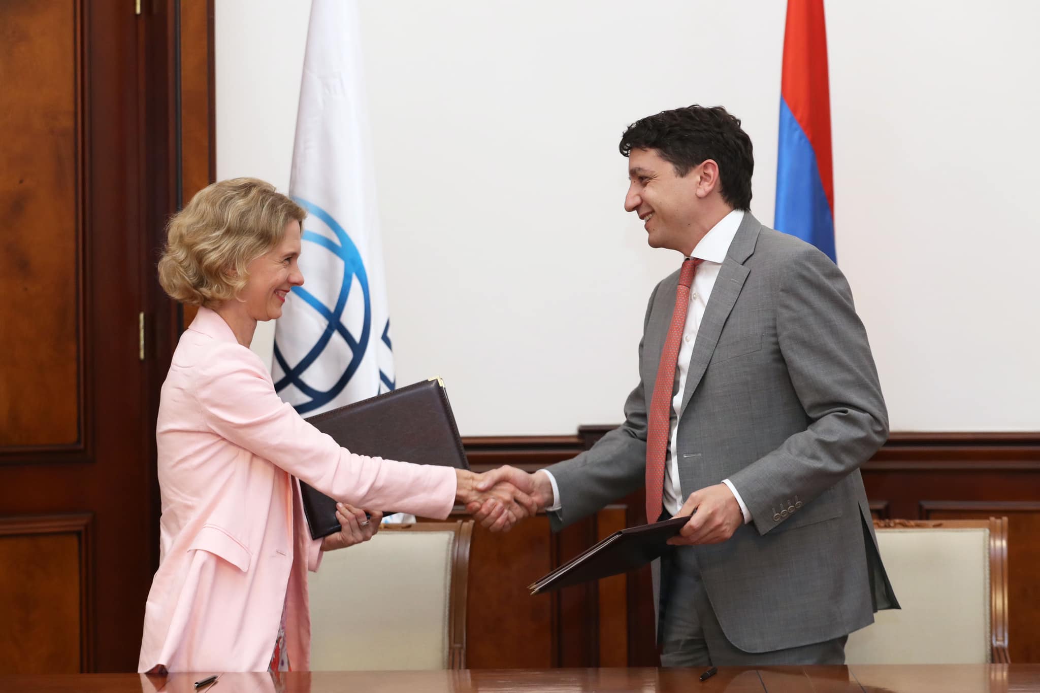 Ֆինանսների նախարարն ընդունել է Համաշխարհային բանկի հայաստանյան գրասենյակի տնօրենին