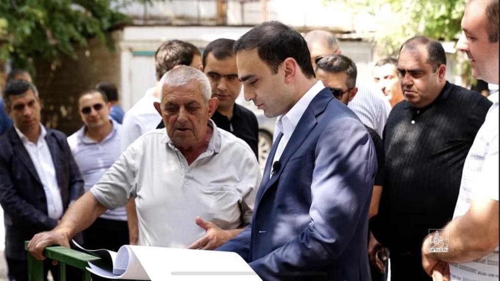 Էրեբունիում ավելի քան 260 բակ մաքրվում և վերադարձվում է բնակիչներին. քաղաքապետ