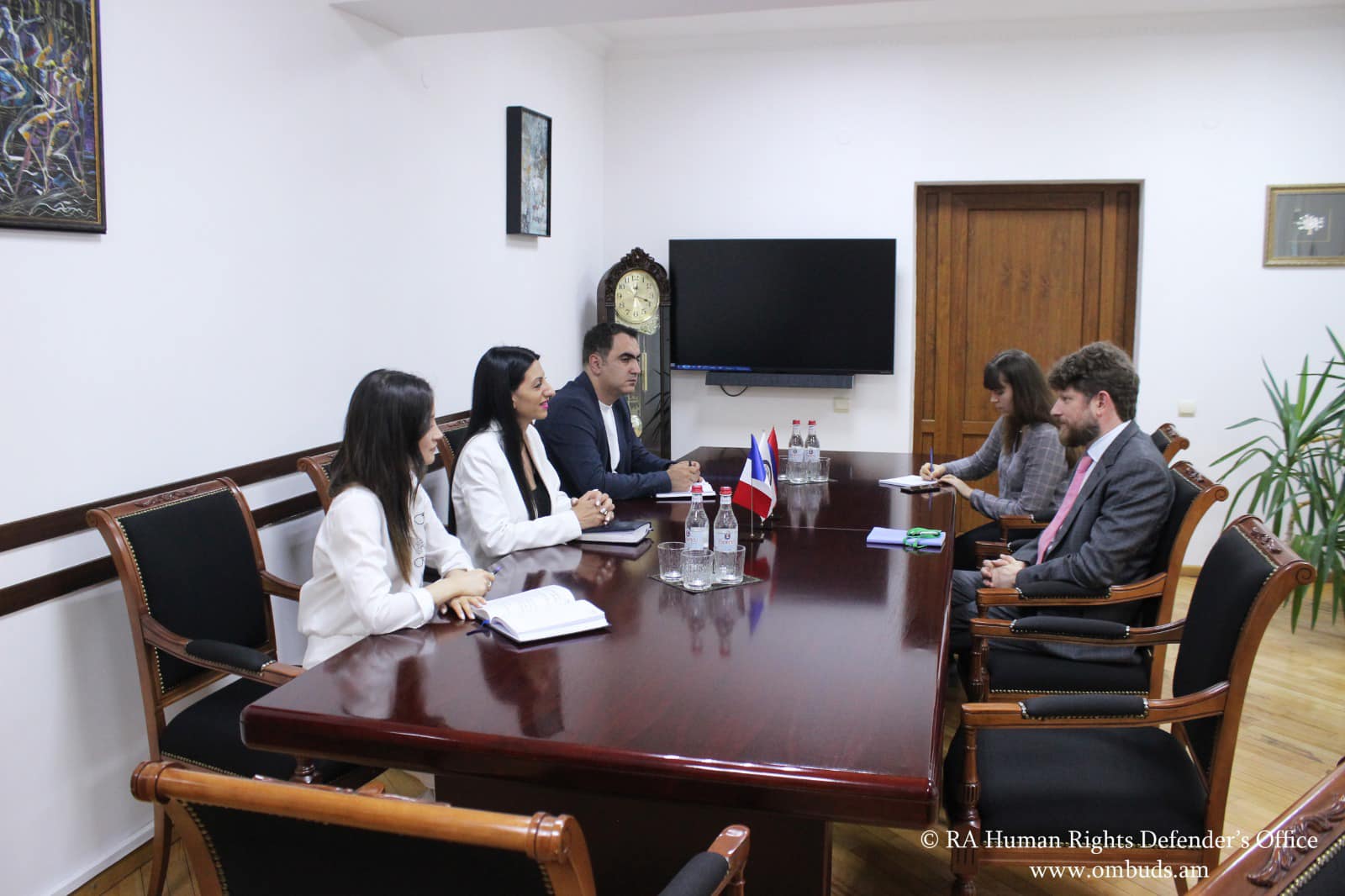 Անահիտ Մանասյանը Ֆրանսիայի դեսպանի հետ քննարկել է ՀՀ-ում ատելության խոսքի դեմ պայքարի կարևորությունը
