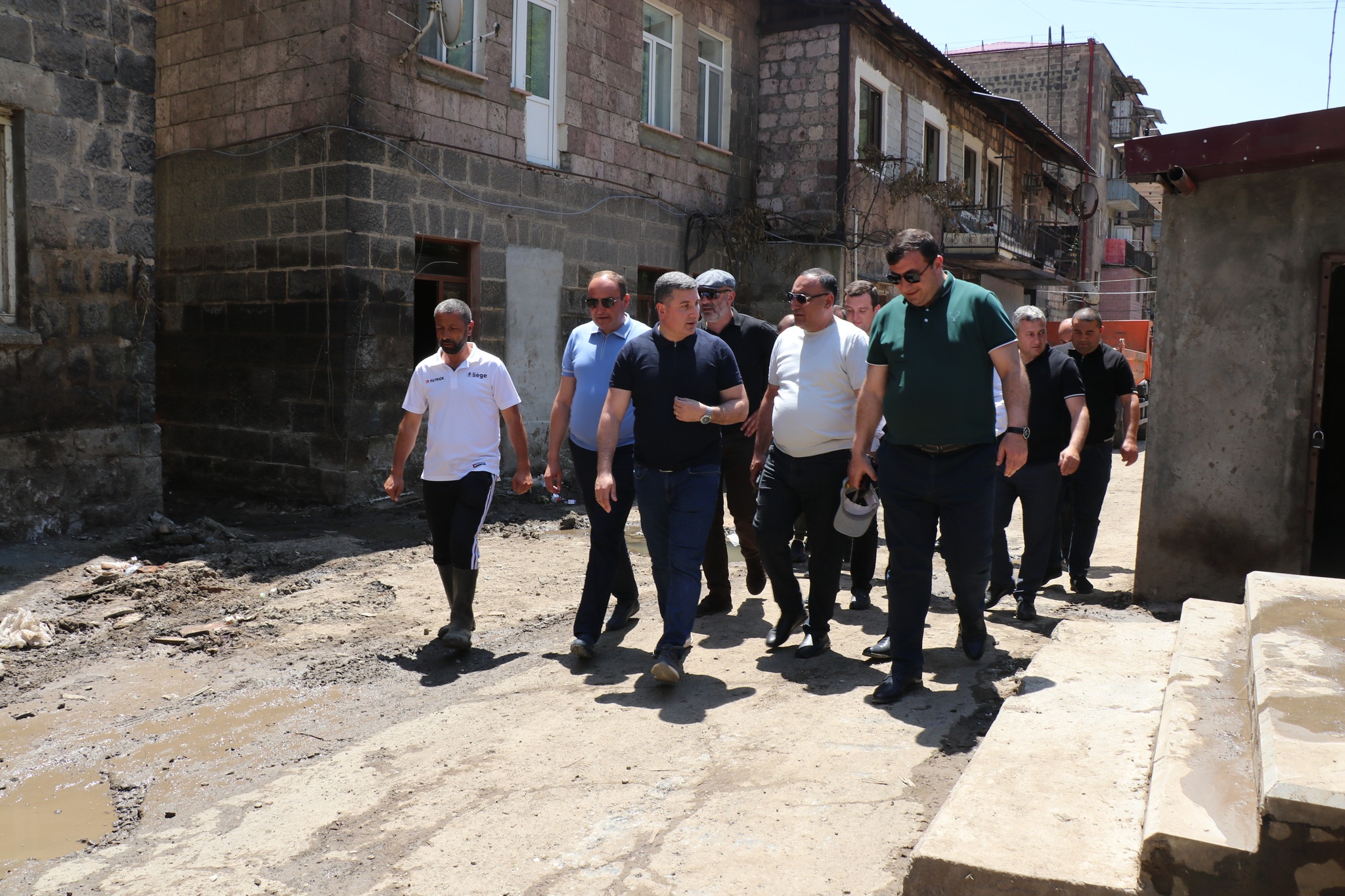 Գնել Սանոսյանն այցելել է ջրհեղեղից առավել տուժած Ալավերդու Սանահին կայարան թաղամաս և Թումանյան փողոց