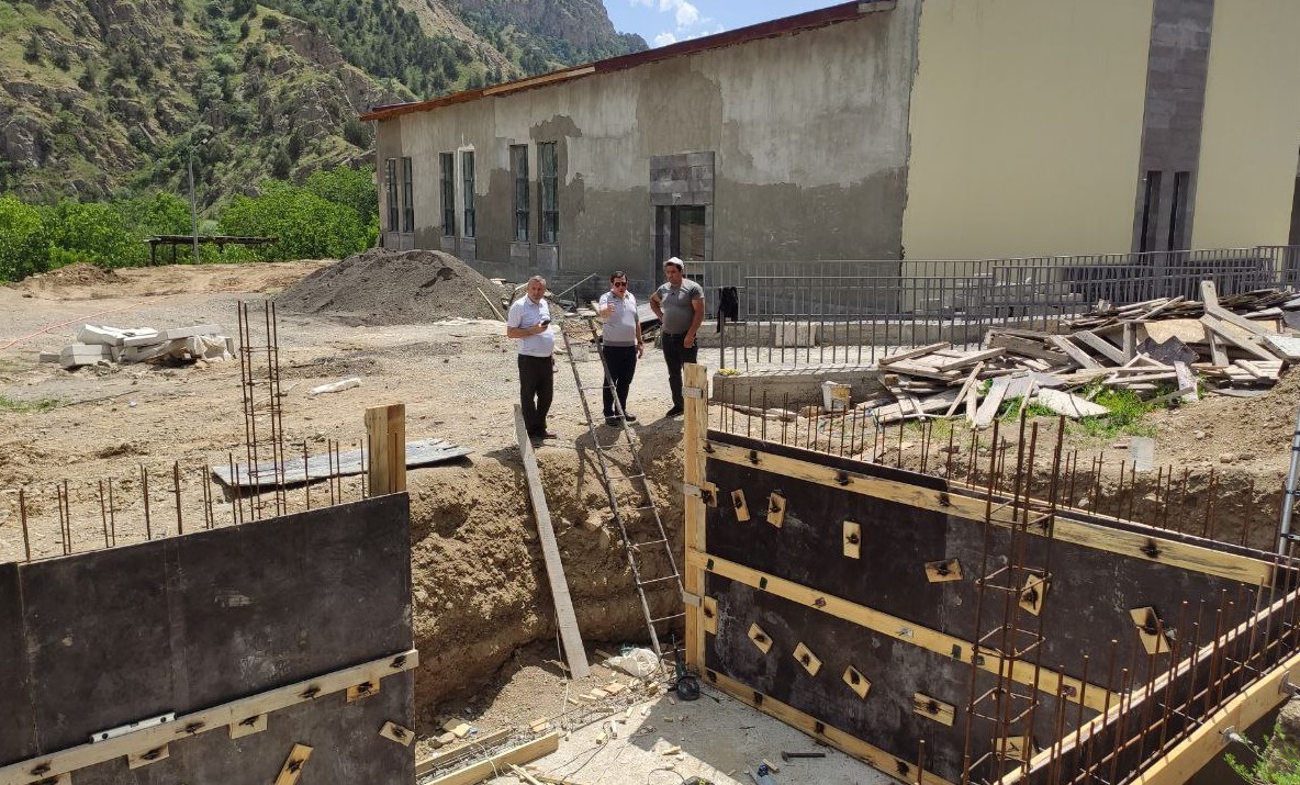 Քաղաքաշինության կոմիտեի նախագահը շրջայց է կատարել Վայոց ձորի մարզում կոմիտեի պատվիրատվությամբ իրականացվող ծրագրերի շինարարական հրապարակներում