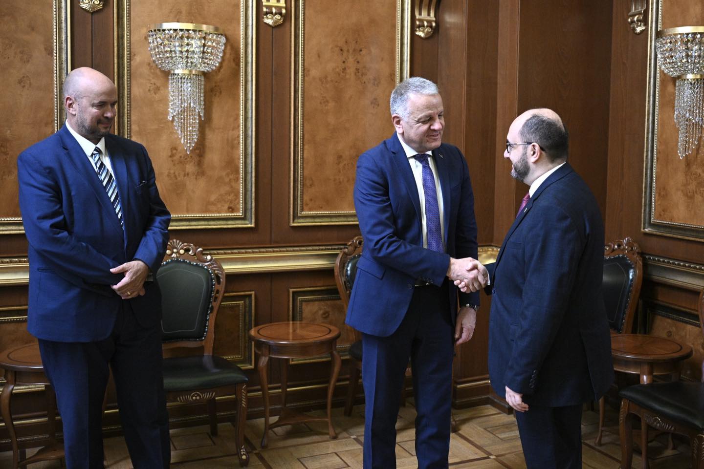 Արայիկ Հարությունյանը հանդիպում է ունեցել Հայաստանում Եվրոպական միության պատվիրակության ղեկավար Վասիլիս Մարագոսի հետ