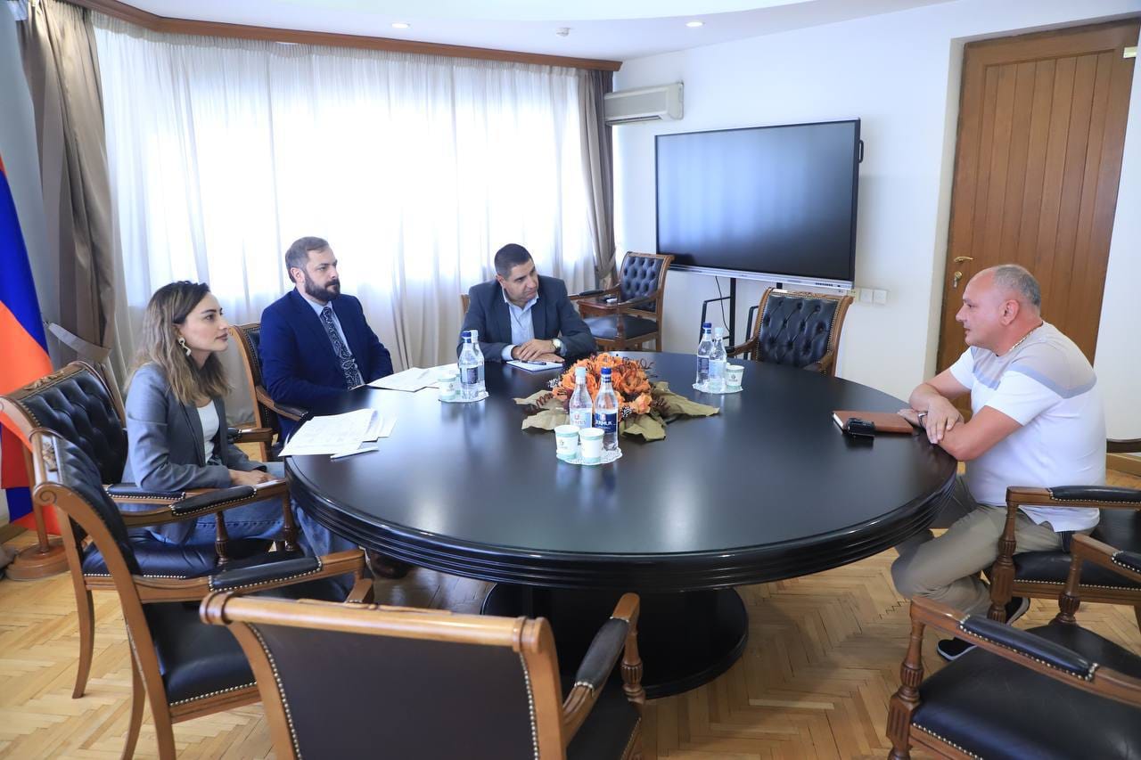 Էկոնոմիկայի նախարարի մոտ տեղի է ունեցել գործարարների և քաղաքացիների ընդունելություն