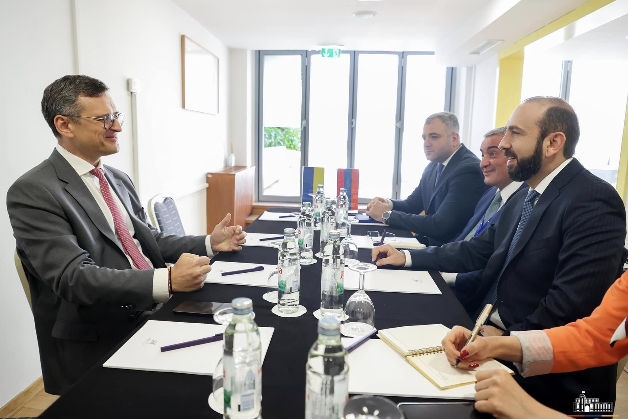 Արարատ Միրզոյանը հանդիպում է ունեցել Ուկրաինայի ԱԳ նախարար Դմիտրո Կուլեբայի հետ