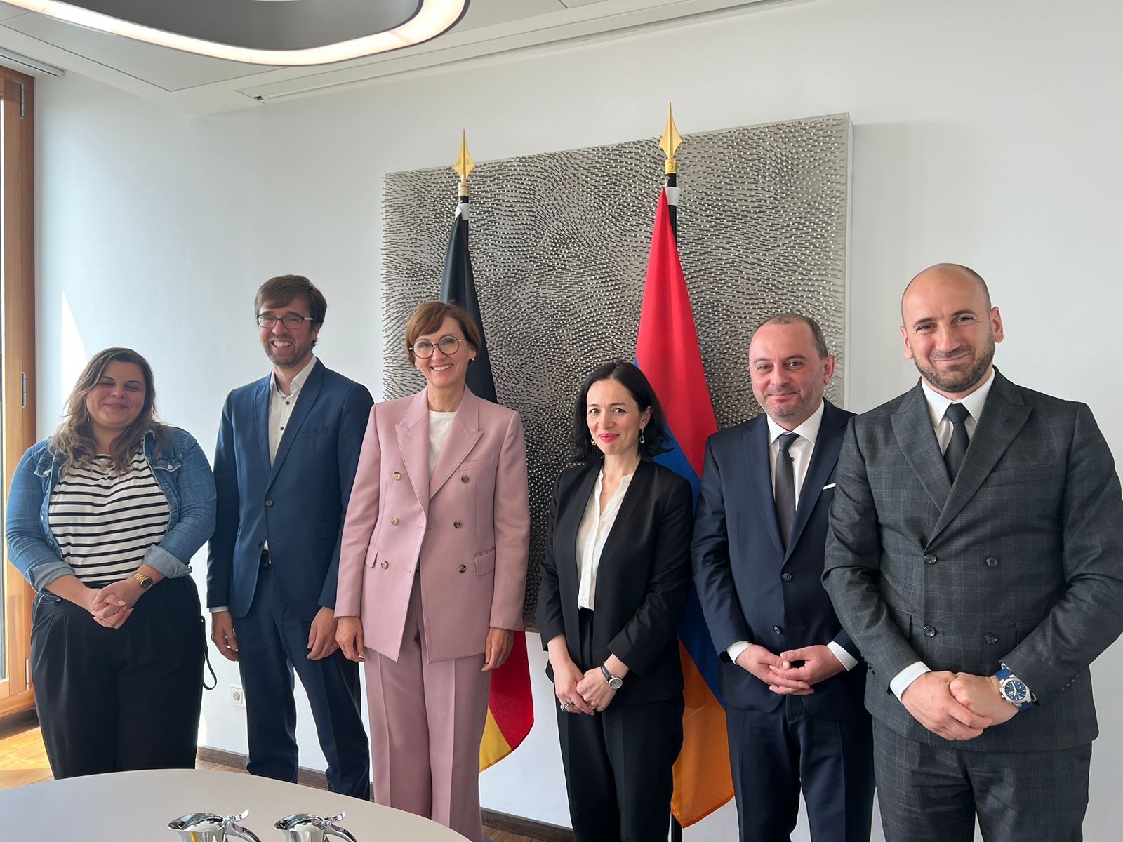 ԿԳՄՍ նախարարը հանդիպել է ԳԴՀ կրթության և հետազոտության դաշնային նախարարի և Բունդեսթագի փոխնախագահի հետ