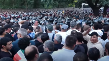 17 ոստիկան վնասվածքներ է ստացել