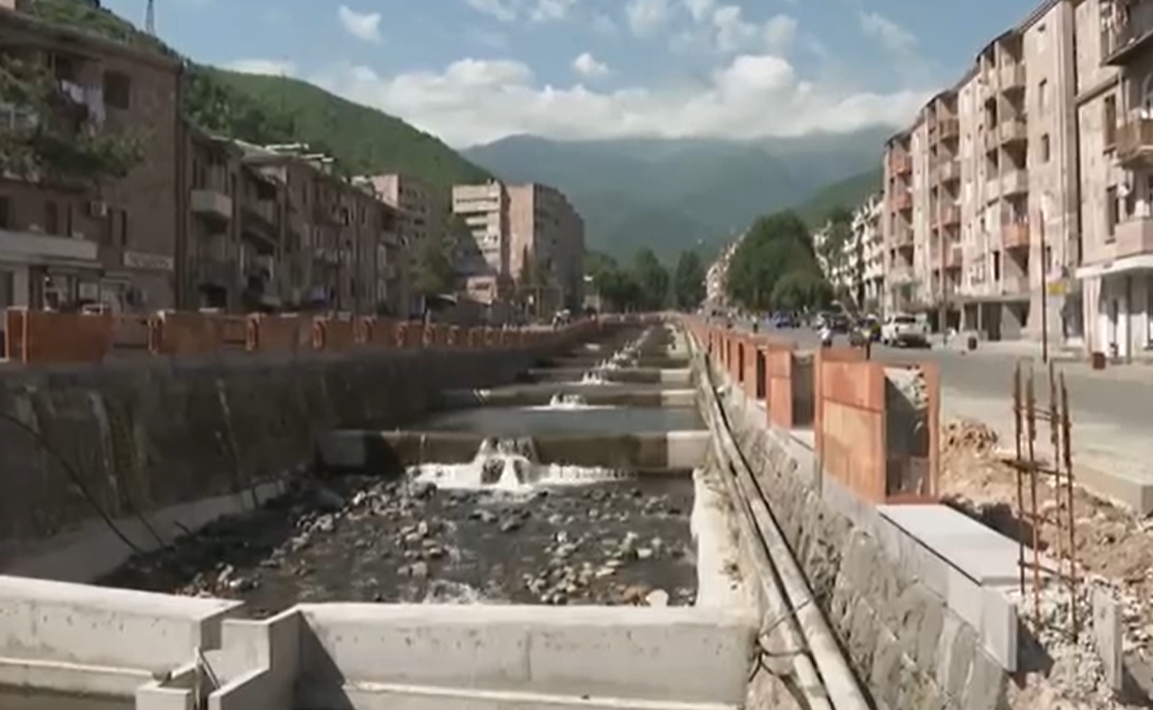 Իրականացվում են Վաչագան գետի հունի մաքրման, բետոնե հարթակների, գետի հենապատերի վերականգնման, մայթերի վերակառուցման աշխատանքներ