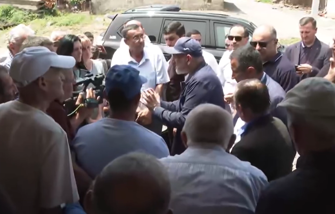 Սրաշենում բնակիչների հետ քննարկեցինք գյուղատնտեսական կոոպերատիվ ստեղծելու, կառավարությունից աջակցություն ստանալու գաղափարը․ Փաշինյան