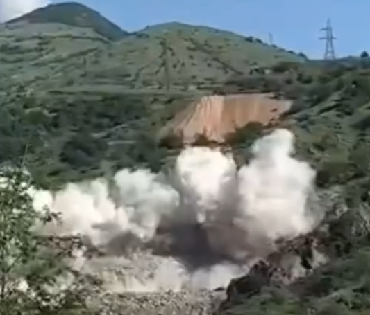 Քաջարան-Ագարակ 23կմ ճանապարհահատվածում ընթանում են շինարարական աշխատանքներ․ պայթեցումների միջոցով բացվում են թունելի մուտքերը