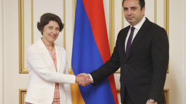 Ալեն Սիմոնյանը հրաժեշտի հանդիպում է ունեցել ՀՀ-ում Էստոնիայի արտակարգ և լիազոր դեսպան Ռինա Կալյուրանդի հետ