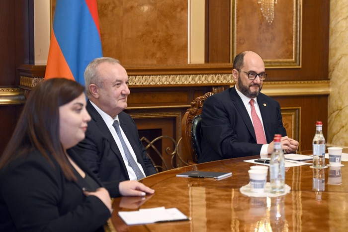 Արայիկ Հարությունյանը հանդիպել է «Ծրագրավորման միջազգային ուսանողական մրցույթ (ICPC)» հիմնադրամի նախագահի գլխավորած պատվիրակության հետ