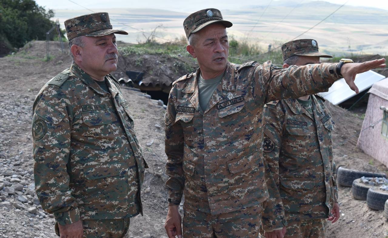 Ռազմական ոստիկանության պետն այցելել է մի շարք զորամասեր ու մարտական դիրքեր