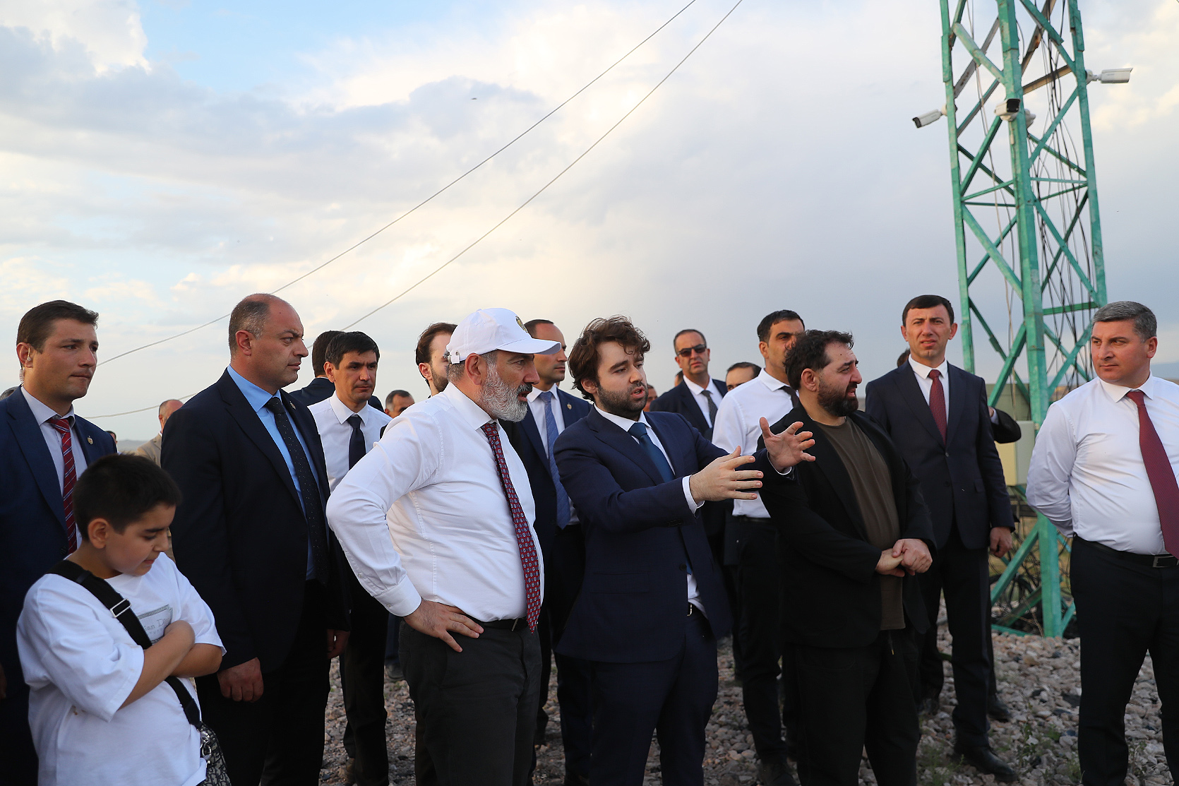 Արագածոտնի մարզում վարչապետը ծանոթացել է 2023-ին իրականացված աշխատանքներին և ընթացքի մեջ գտնվող ծրագրերի ընթացքին