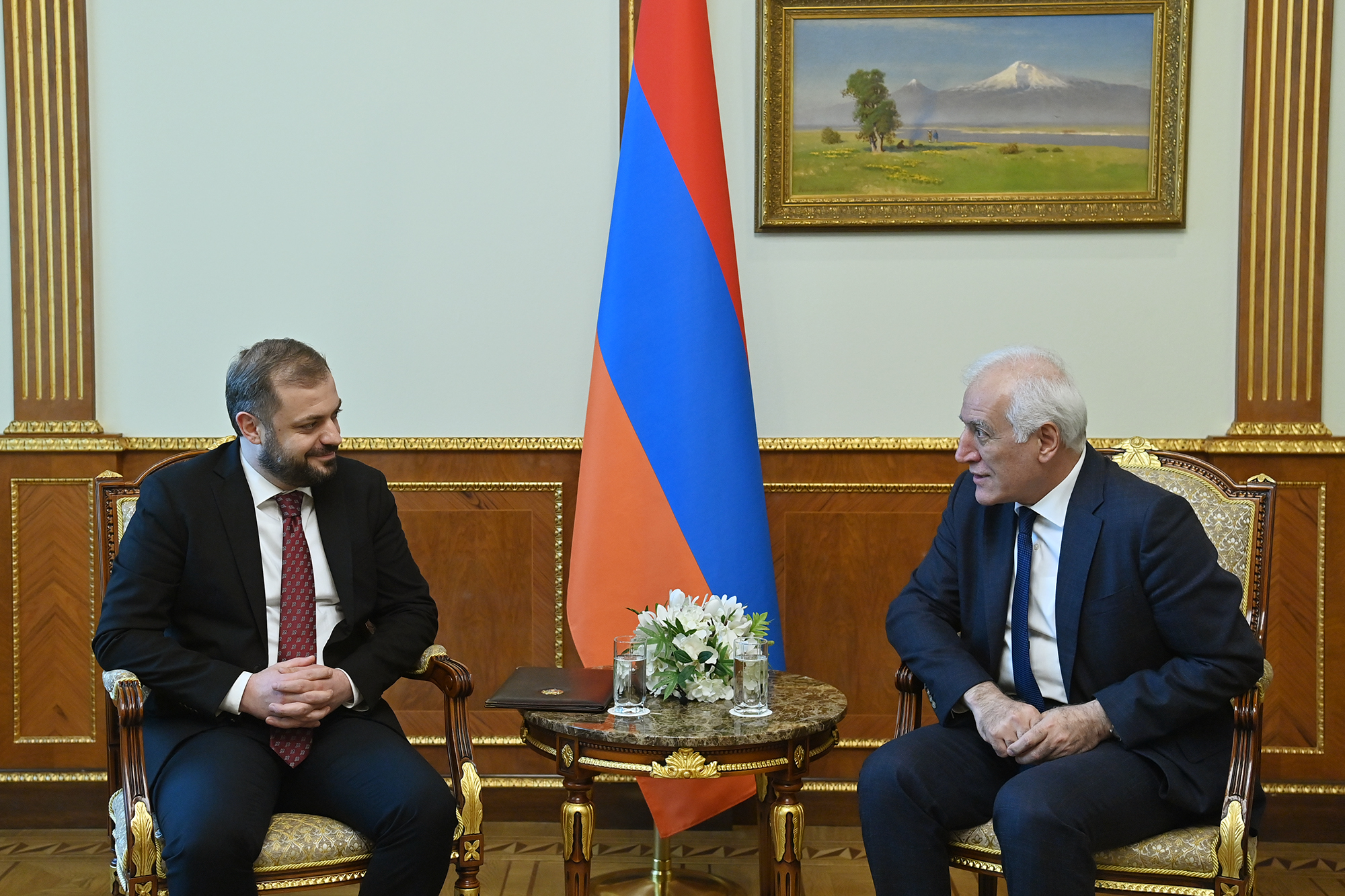 Նախագահ Վահագն Խաչատուրյանն ընդունել է Էկոնոմիկայի նախարար Գևորգ Պապոյանին