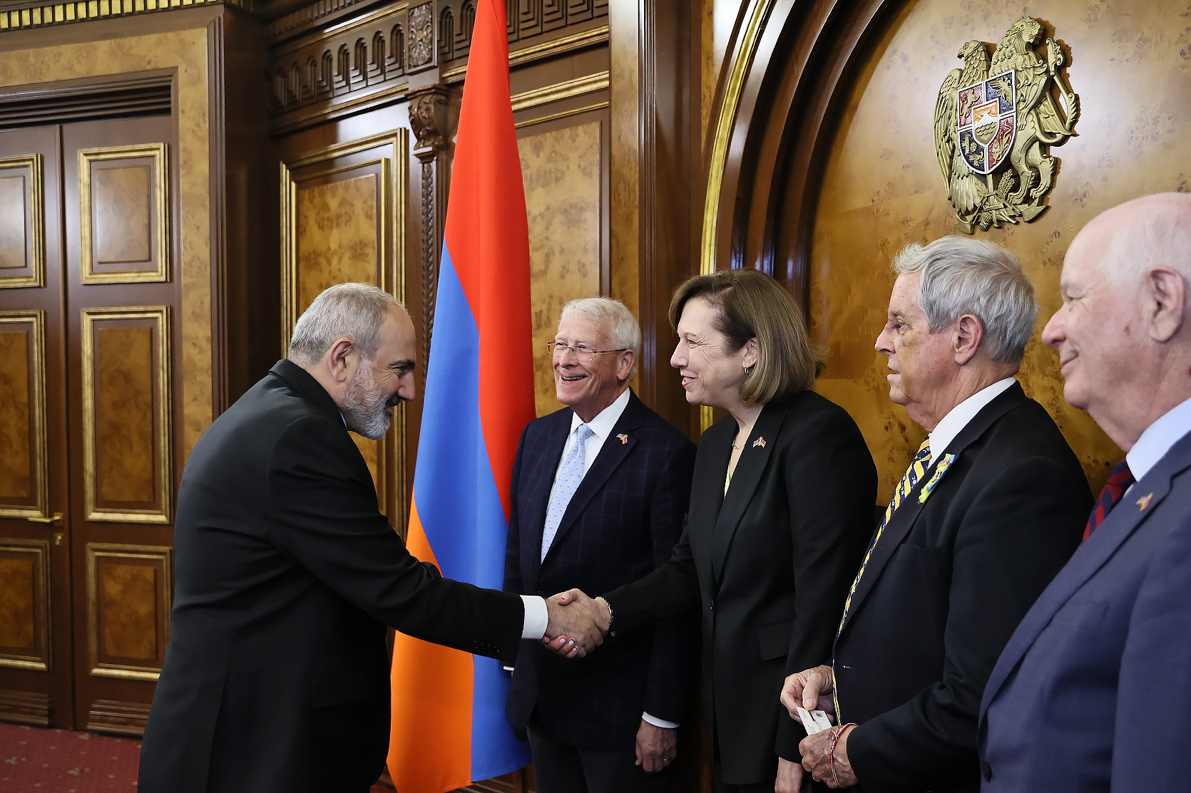 Նիկոլ Փաշինյանն ընդունել է ԱՄՆ սենատոր Ռոջեր Ուիքերի գլխավորած կոնգրեսական պատվիրակությանը