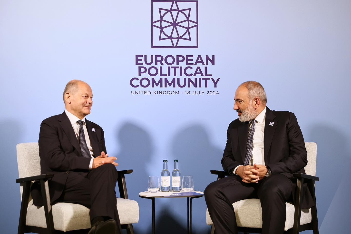 Բլենհայմյան պալատում տեղի է ունեցել վարչապետ Նիկոլ Փաշինյանի հանդիպումը Գերմանիայի կանցլեր Օլաֆ Շոլցի հետ