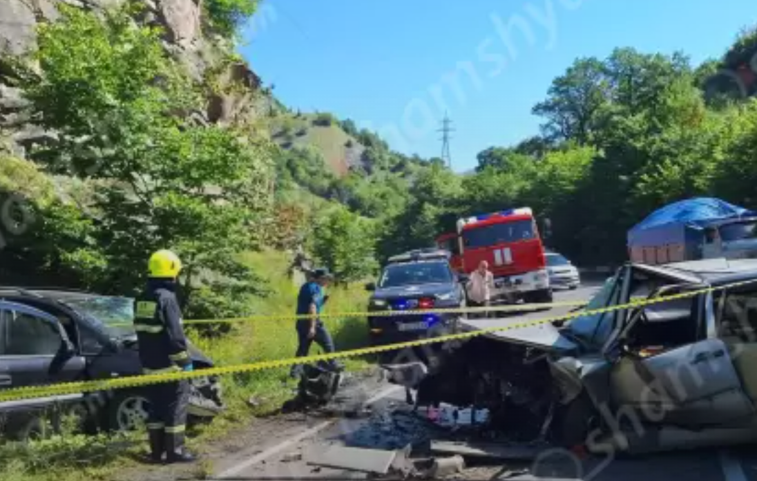 Խոշոր ավտովթար՝ Դիլիջան-Վանաձոր ճանապարհին․ բախվել են «Mercedes»-ն ու «Opel»-ը․ կա 6 տուժած, այդ թվում՝ անչափահասներ