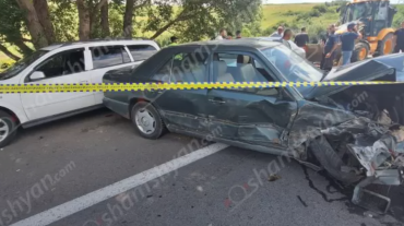 «Mercedes»-ը բախվել «ԶԻԼ»-ին, ապա վրաերթի ենթարկել հետիոտնին և հարվածել 2 «Opel»-ի․ հետիոտնը տեղում մահացել է