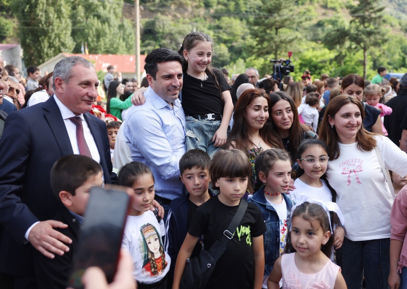 Ամեն ինչ անելու ենք, որպեսզի հնարավորինս մեղմացնենք աղետի պատճառով ձեզ հասցված վնասները. Ալեն Սիմոնյանն աշխատանքային այցով Լոռու մարզում է