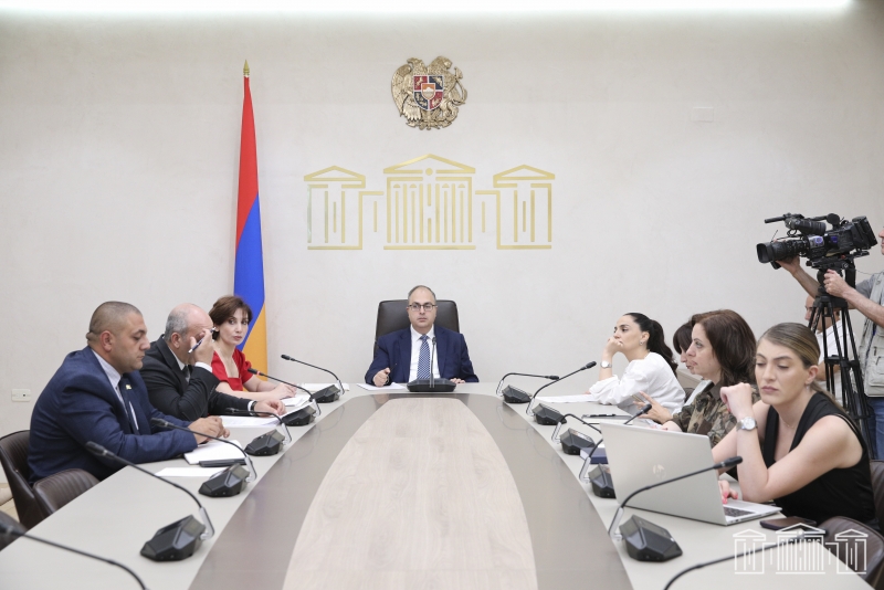 Երկրորդ ընթերցմամբ նախագծեր են քննարկվել ԱԺ պետական-իրավական հարցերի մշտական հանձնաժողովի արտահերթ նիստում