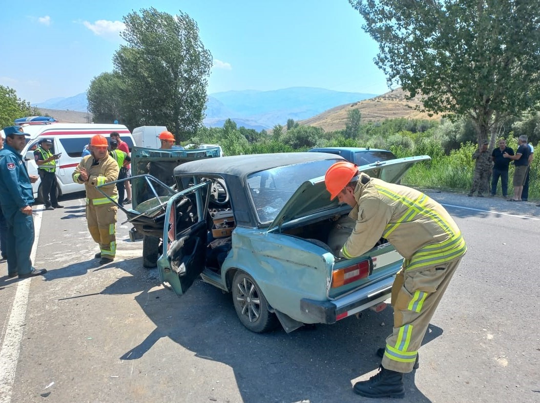 Երևան-Մեղրի ավտոճանապարհին բախվել են ավտոմեքենաներ․ կան տուժածներ