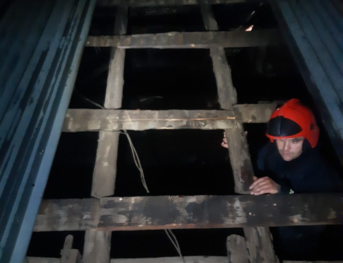 Հրդեհ տան տանիքում