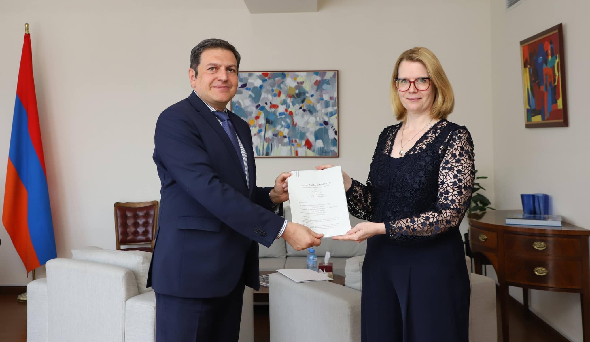 Գերմանիայի նորանշանակ դեսպանն իր հավատարմագրերի պատճենն է հանձնել ՀՀ ԱԳ նախարարի տեղակալին