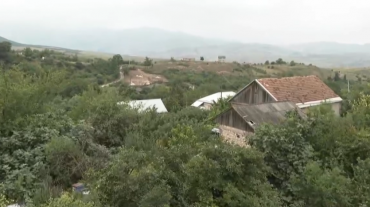 Փաշինյանն այցելել է սահմանամերձ բնակավայրերում բնակապահովման պետական աջակցության ծրագրի շրջանակում կառուցված և կառուցման փուլում գտնվող տները