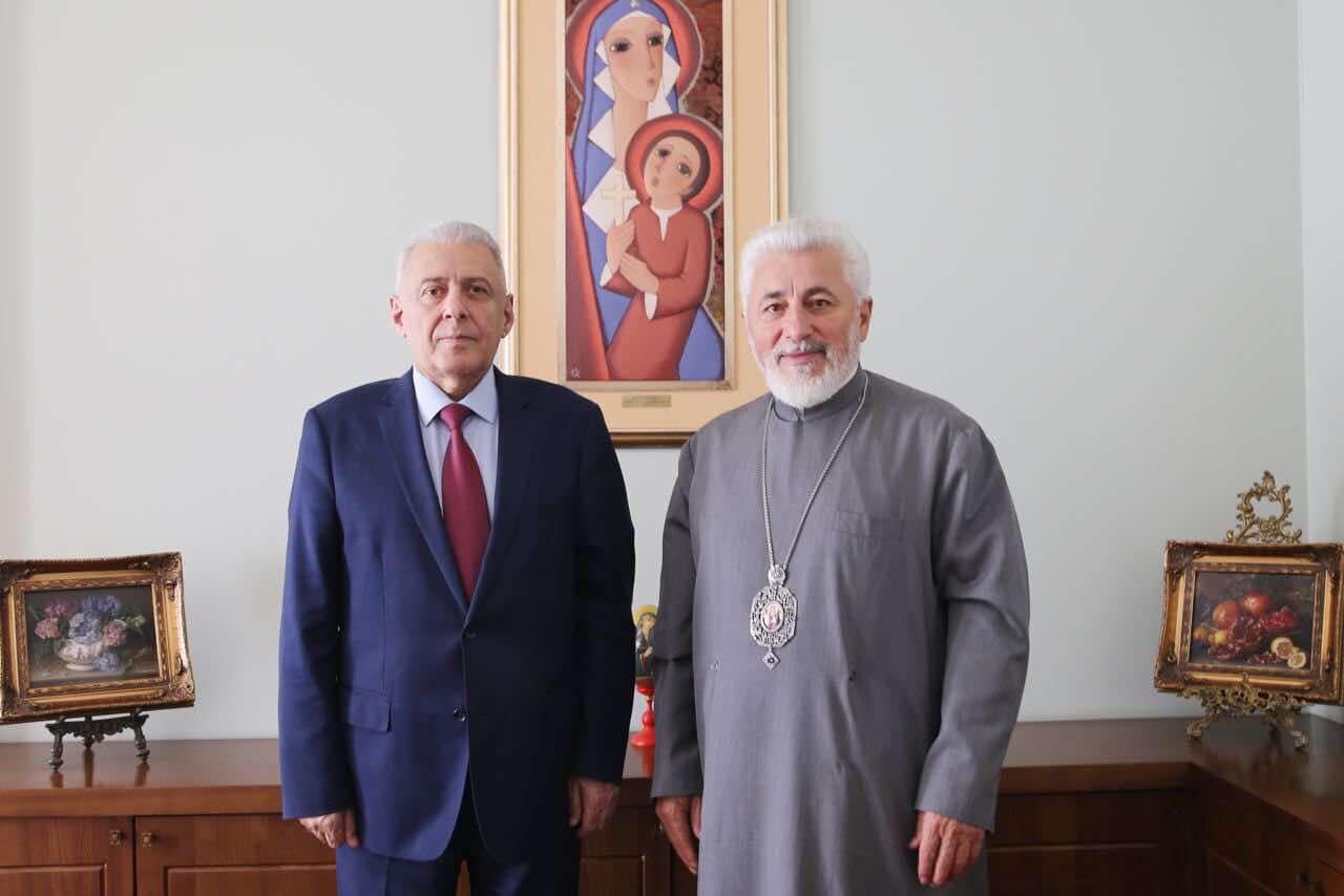 Վաղարշակ Հարությունյանն այցելել է Ռուսաստանի և Նոր Նախիջևանի հայոց թեմի առաջնորդարան