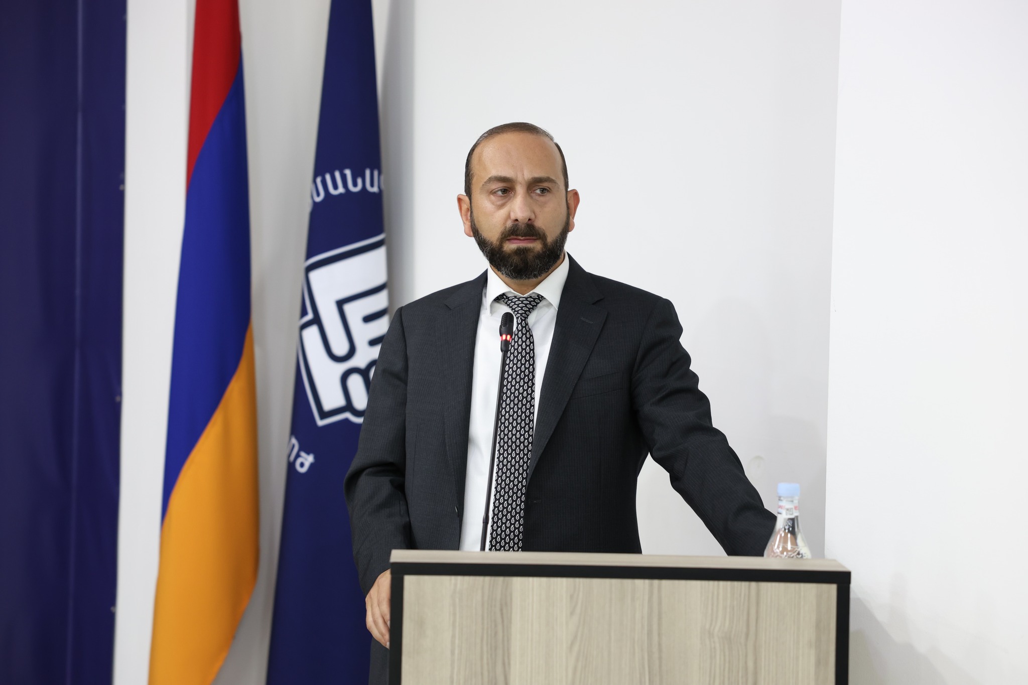 ՔՊ նախաձեռնող խմբի նիստում Արարատ Միրզոյանը հանդես է եկել ԱԳ նախարարության գործունեության մասին զեկույցով