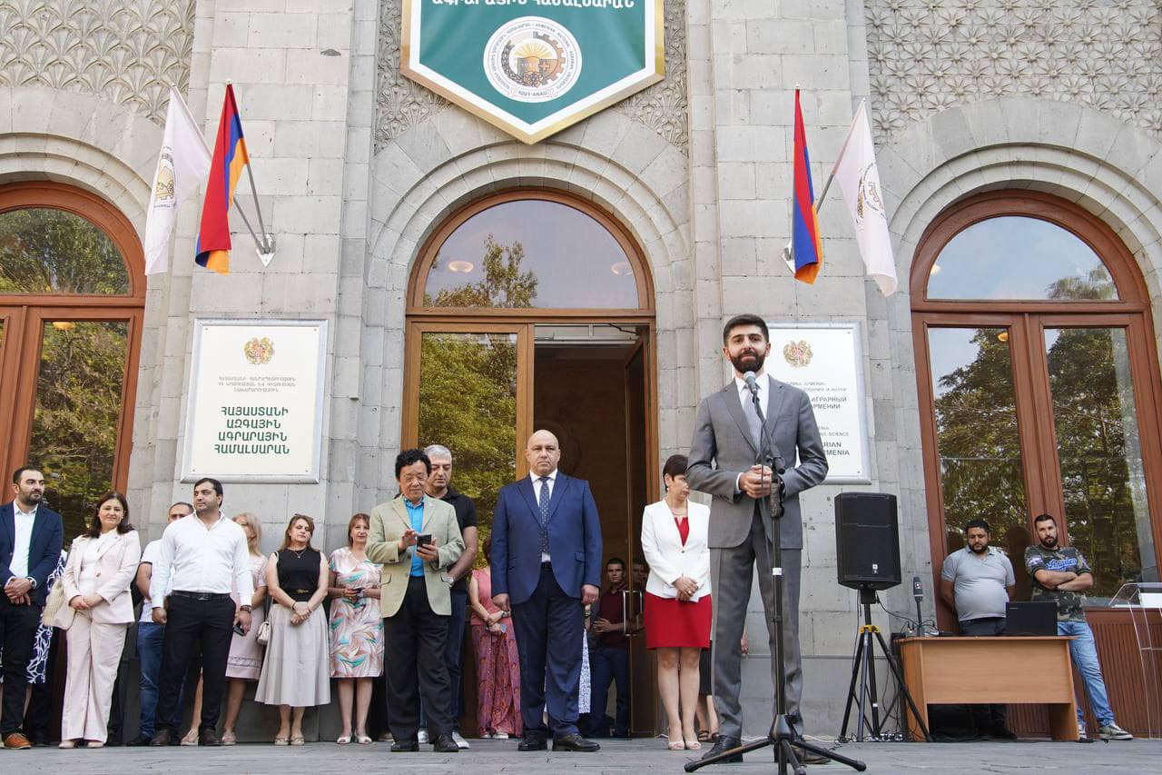 Էկոնոմիկայի նախարարի տեղակալն ու ՄԱԿ-ի Պարենի և գյուղատնտեսության կազմակերպության գլխավոր տնօրենն այցելել են Հայաստանի ազգային ագրարային համալսարան