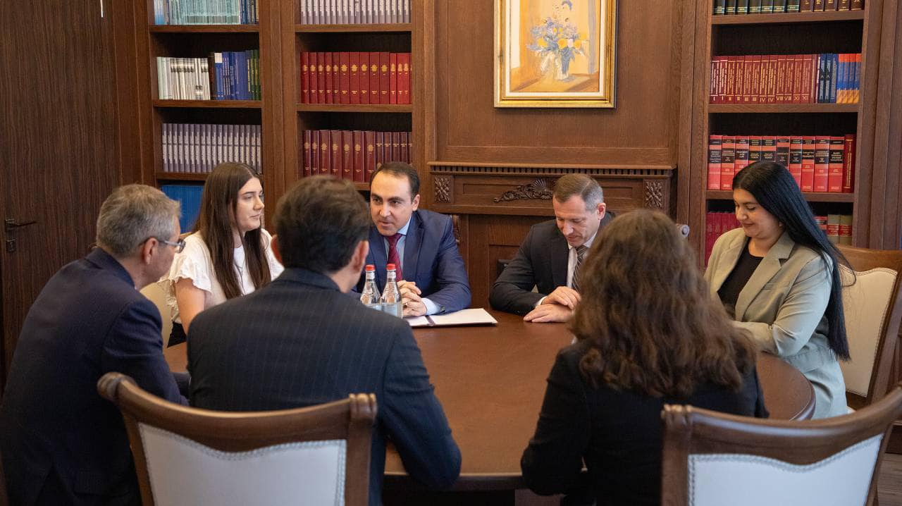 ԲԴԽ անդամները հանդիպել են Աստանայի միջազգային արբիտրաժային կենտրոնի և միջազգային տնտեսական դատարանի ներկայացուցիչների հետ