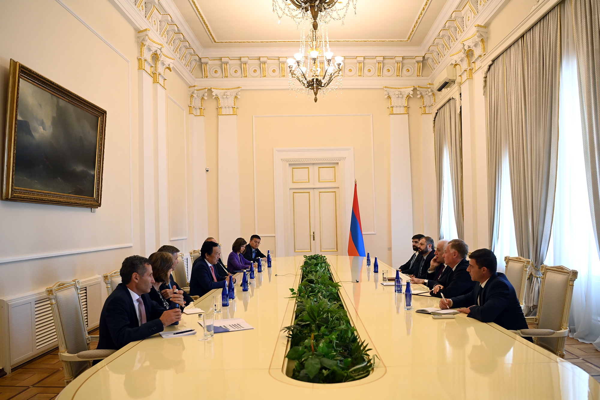 Մեծապես հետաքրքրված եմ Հայաստանով, Հայաստանի տնտեսական մոդելով․ Չու Դոնգյուն՝ Խաչատուրյանին