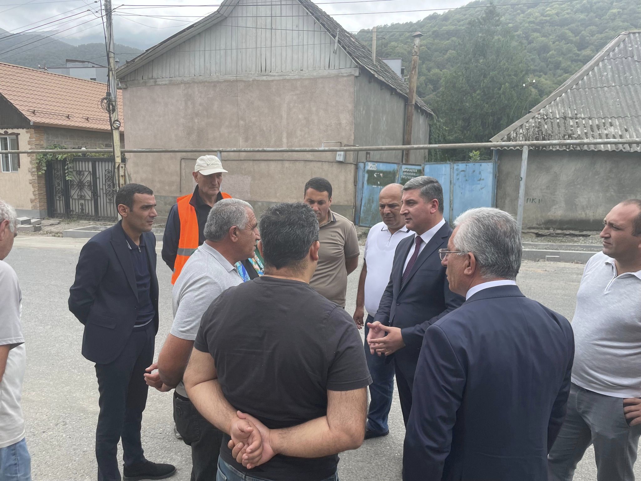 Գնել Սանոսյանը Տավուշի և Լոռու մարզերում դիտարկել է մի շարք ճանապարհահատվածների կառուցման ընթացքը