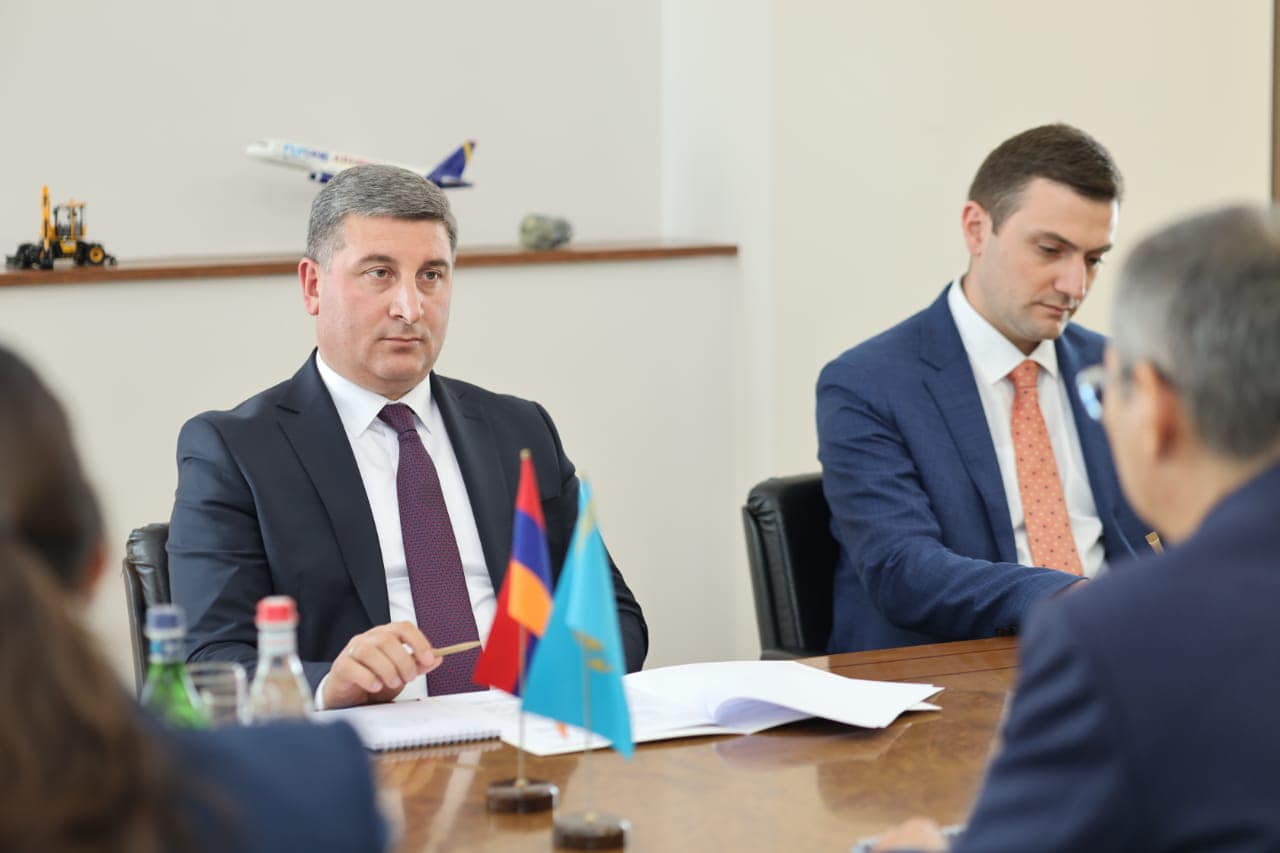 Գնել Սանոսյանն ընդունել է ՀՀ-ում Ղազախստանի Հանրապետության արտակարգ և լիազոր դեսպանին