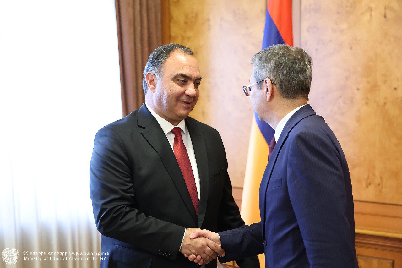 ՆԳ նախարարն ընդունել է ՀՀ-ում Ղազախստանի դեսպանին