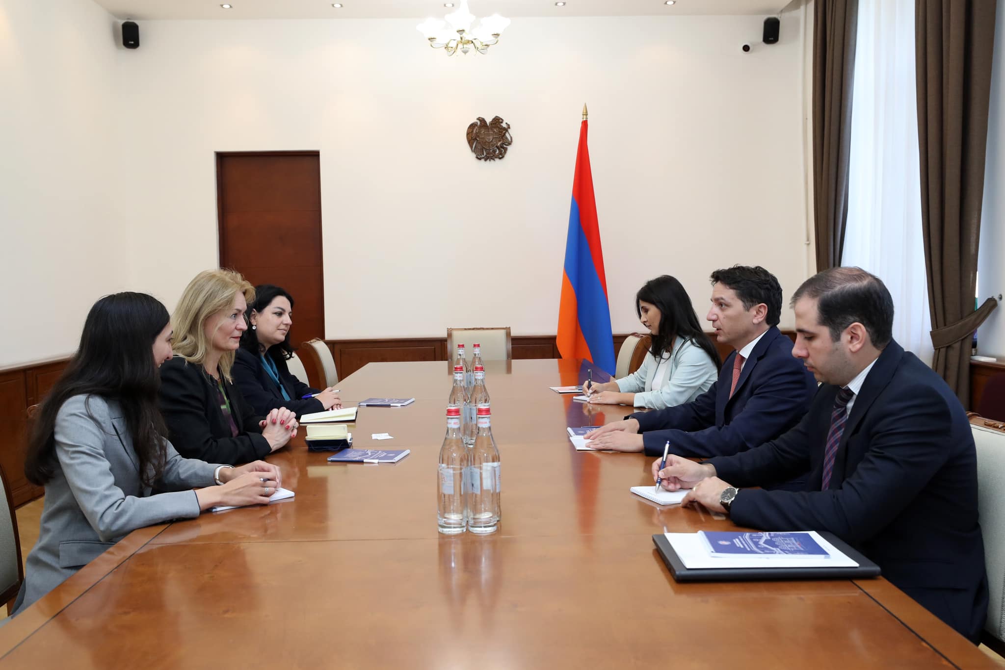 ՀՀ ֆինանսների նախարարն աշխատանքային հանդիպում է ունեցել Նիդերլանդների նորանշանակ դեսպանի հետ