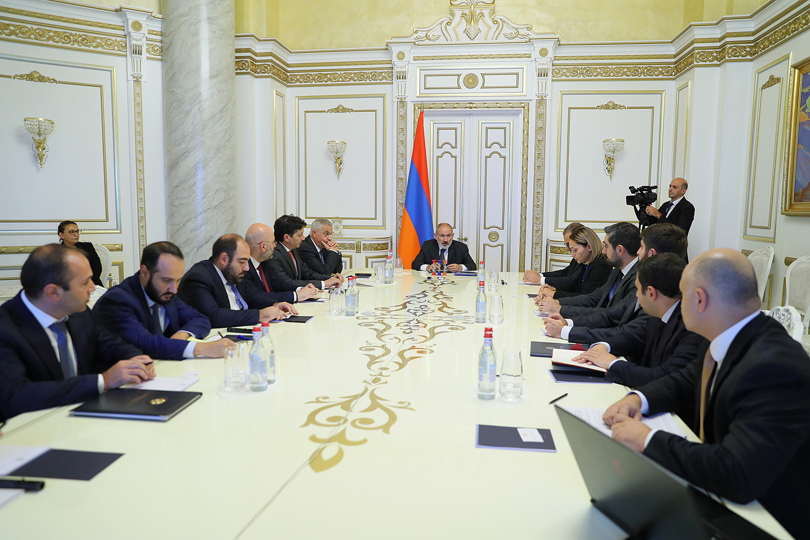 Վարչապետի գլխավորությամբ քննարկվել են հանրային կազմակերպությունների գնումների կարգավորումներին վերաբերող հարցեր