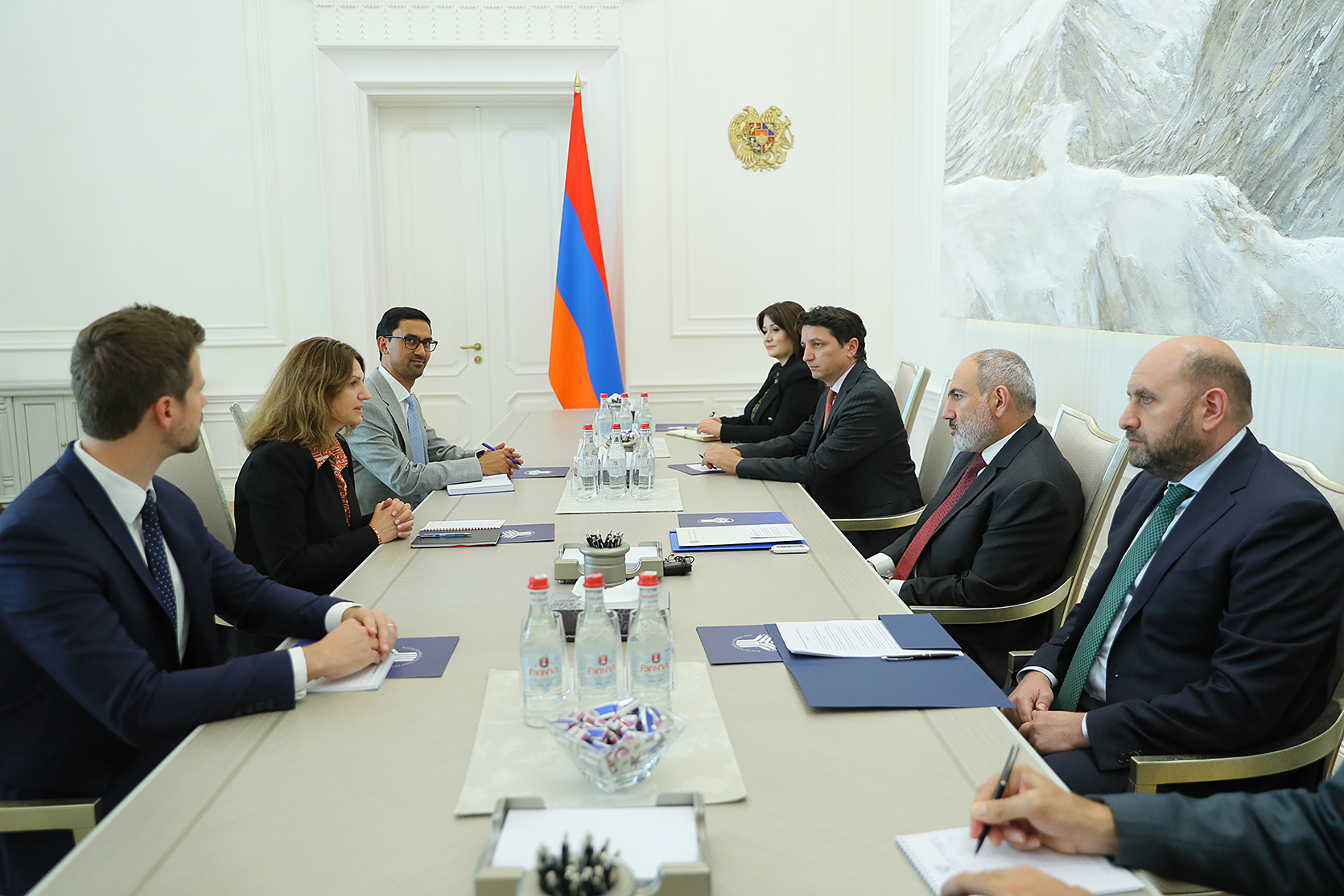 Վարչապետն ընդունել է ԱՄՀ հայաստանյան առաքելության ղեկավարին