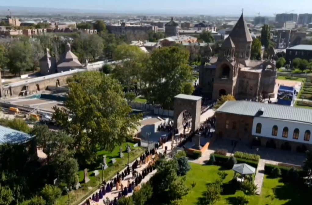Մեկնարկել է Մայր Տաճարի վերաօծման արարողությունը