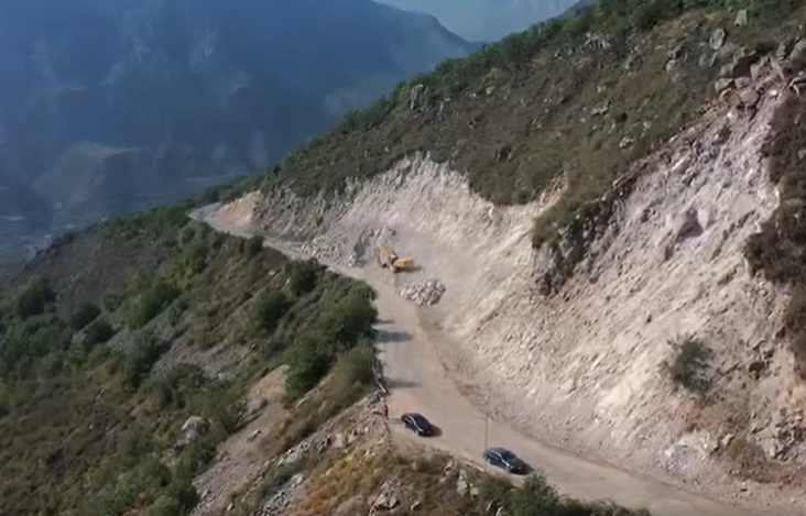 Հիմնանորոգվում է Տաթևի խաչմերուկից մինչև Սատանի կամուրջ 19.5կմ ճանապարհահատվածը