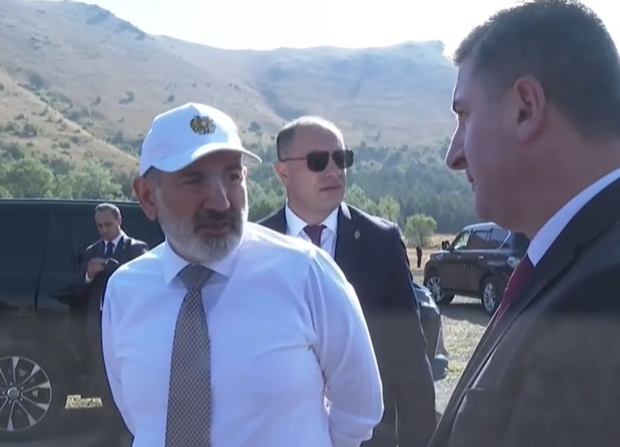 Վայոց ձորի մարզ այցը սկսեցինք Ջերմուկի եւ ՀՀ այլ քաղաքների փոքր օդանավակայանների գործարկման, ավիացիայի զարգացման քննարկումներով․ Փաշինյան