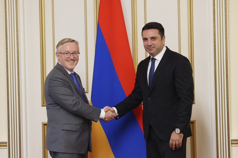 Ալեն Սիմոնյանն ընդունել է Հայաստանում Կանադայի դեսպան Էնդրյու Թըրներին