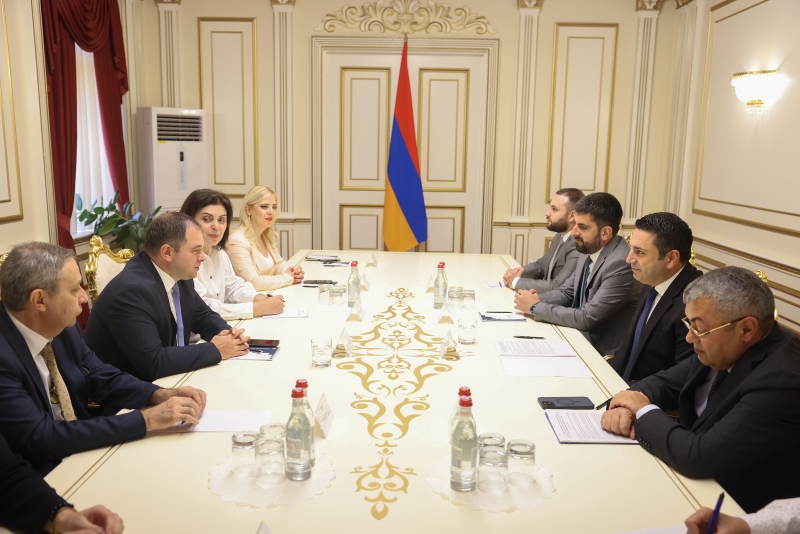 Ալեն Սիմոնյանն ընդունել է Վրաստանի խորհրդարանի արտաքին հարաբերությունների հանձնաժողովի նախագահ Նիկոլոզ Սամխարաձեին
