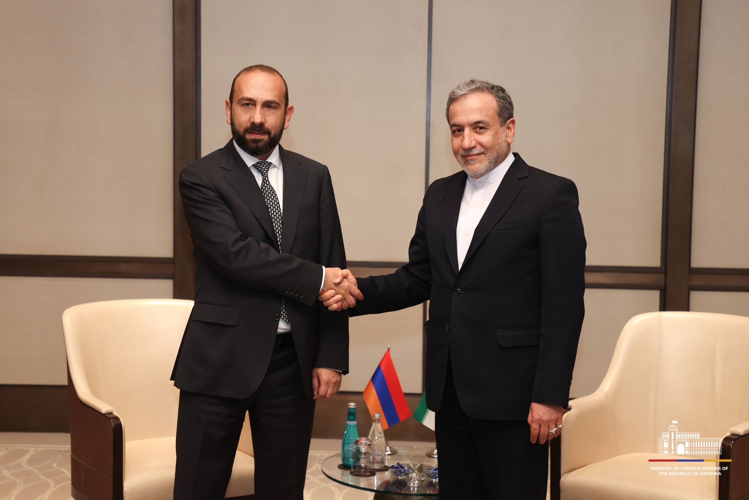 Արարատ Միրզոյանը հանդիպում է ունեցել Իրանի ԱԳ նախարար Սեյեդ Աբբաս Արաղչիի հետ