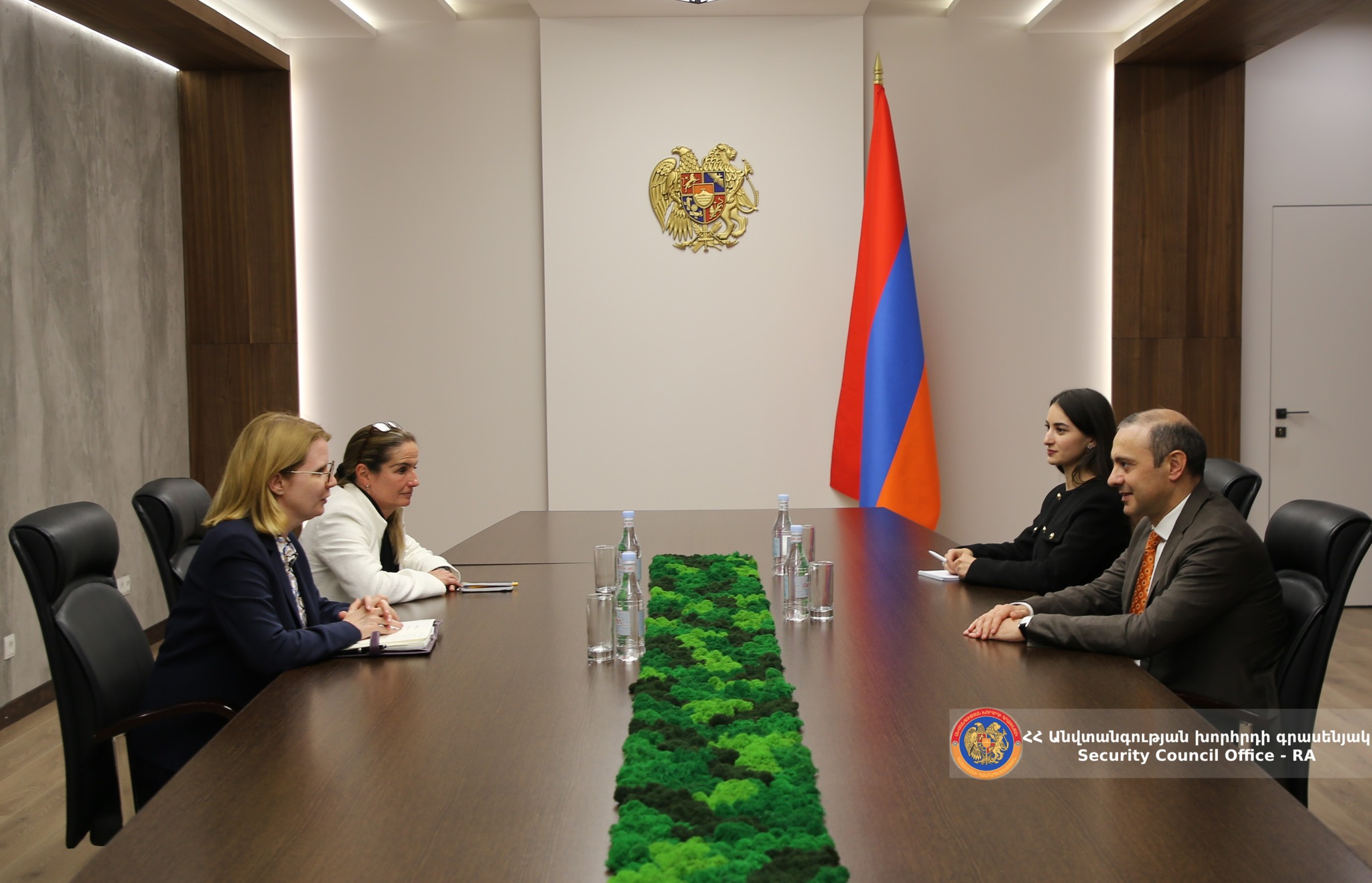ԱԽ քարտուղարն ընդունել է ԳԴՀ նորանշանակ դեսպանին